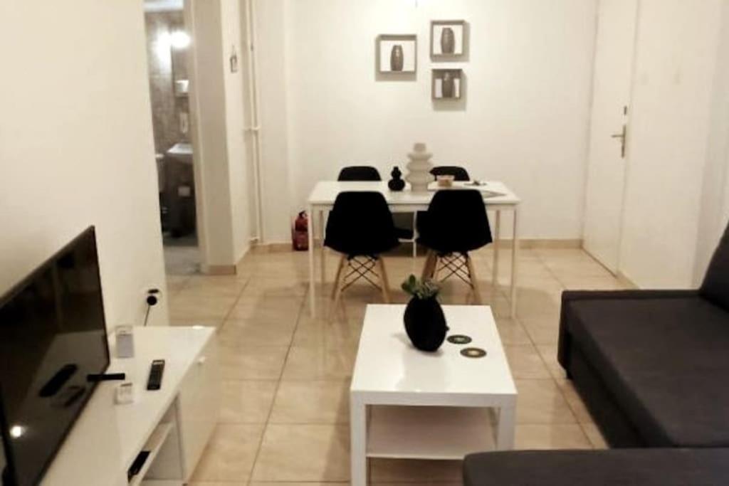 Pagrati Apartment Διαμέρισμα Παγκράτι أثينا المظهر الخارجي الصورة